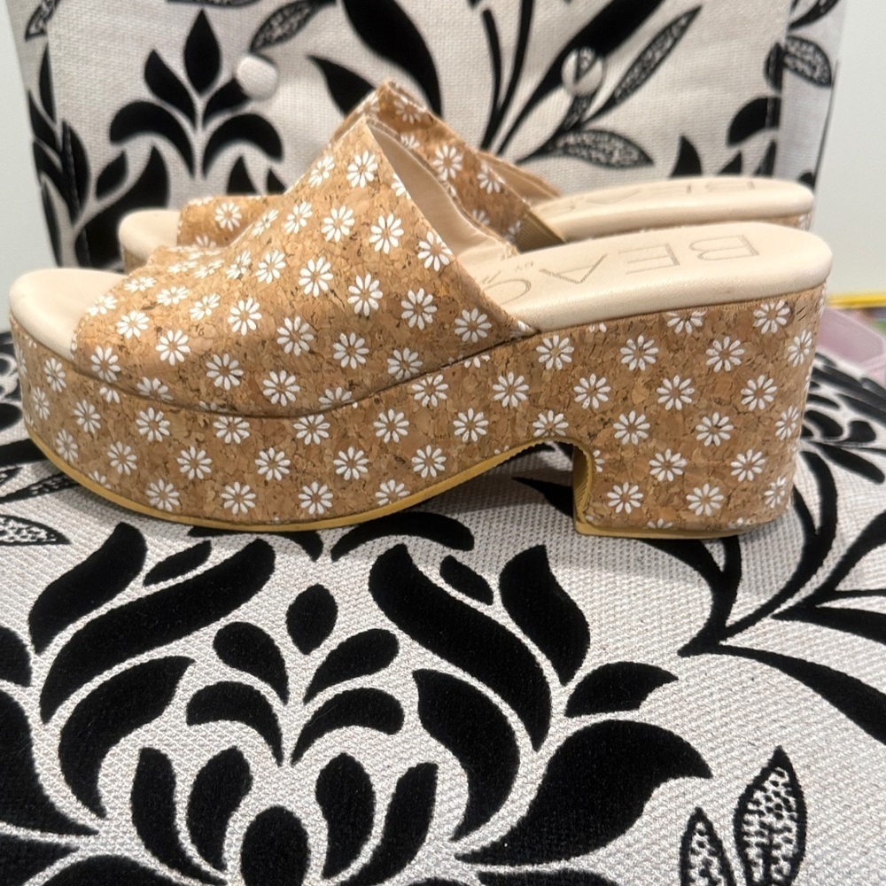 BEACH Daisy Embellished Tan Platform Mules - Picture 3 of 6
